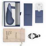 Vibe UltraWave — Vibrador Lay-On Silencioso Azul · WOMANIZER · Vibe